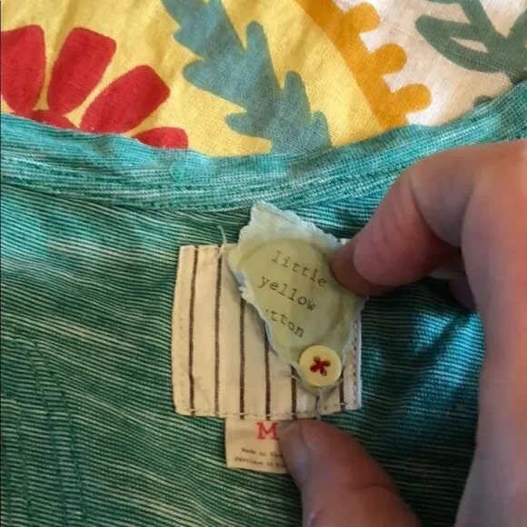 {Anthro}āLittleāYellowĀ ButtonāHeatheredāGreenāTank - Picture 4 of 7